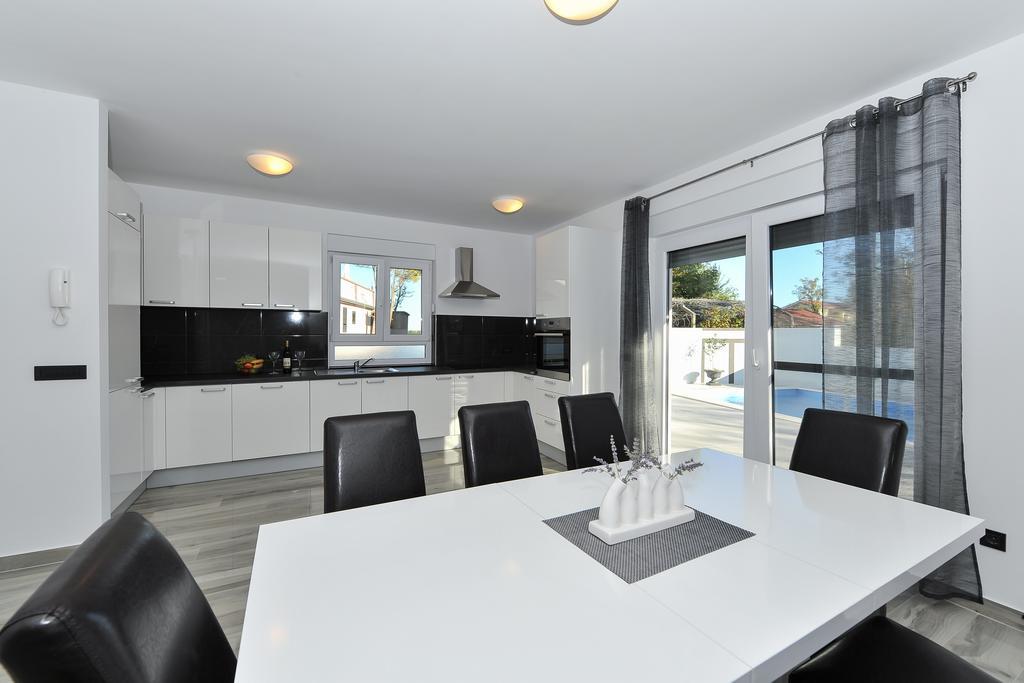 Villa Lily Privlaka  Bagian luar foto